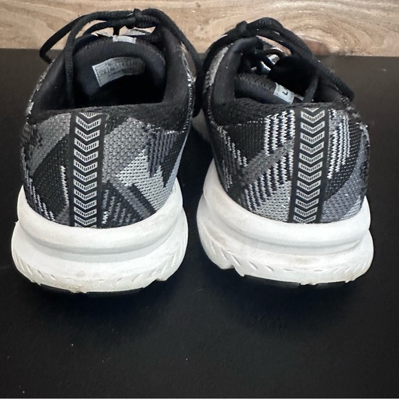 BROOKS Launch 6 Women's 7.5 B Black Gray White Lace Up Low Top Running Shoes - Picture 4 of 12